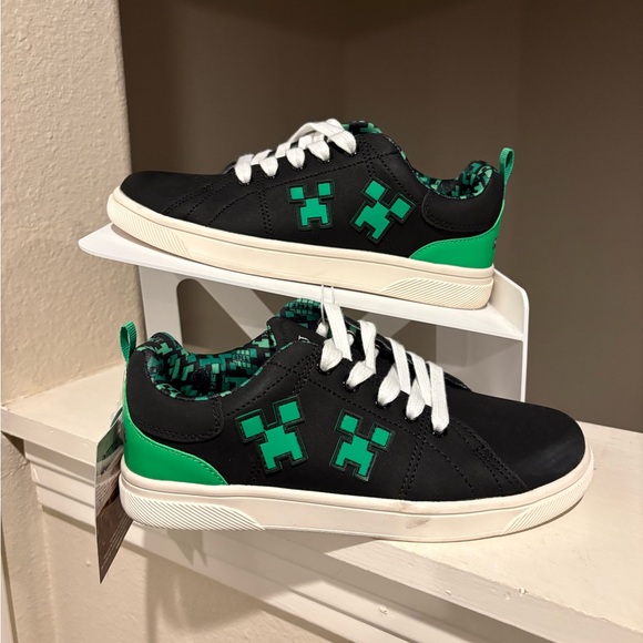 Target Other - Kids' Minecraft Court Shoes Lace-Up Sneakers, Pull Loops, Youth Size 2Y New